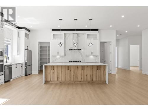 10287 Beacon Hill Drive, Lake Country, BC - Indoor Photo Showing Kitchen With Upgraded Kitchen