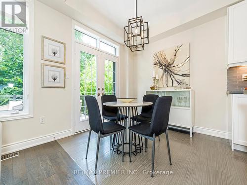 22 Great Heron Court, King, ON - Indoor Photo Showing Dining Room