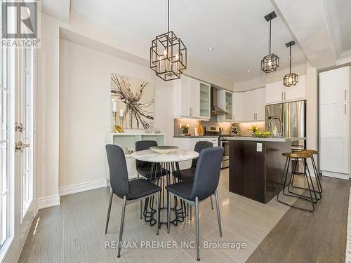 22 Great Heron Court, King, ON - Indoor Photo Showing Dining Room