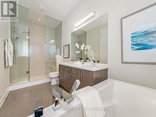 22 Great Heron Court, King, ON - Indoor Photo Showing Bathroom