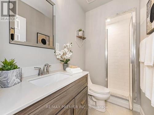 22 Great Heron Court, King, ON - Indoor Photo Showing Bathroom