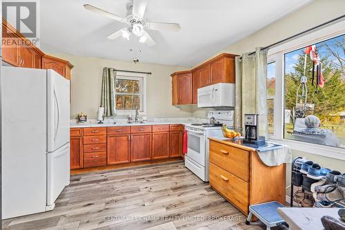 743 Highway 15, Rr#2, Rideau Lakes (817 - Rideau Lakes (South Crosby) Twp), ON - Indoor Photo Showing Kitchen