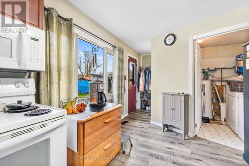 743 Highway 15, Rr#2, Rideau Lakes (817 - Rideau Lakes (South Crosby) Twp), ON - Indoor Photo Showing Kitchen