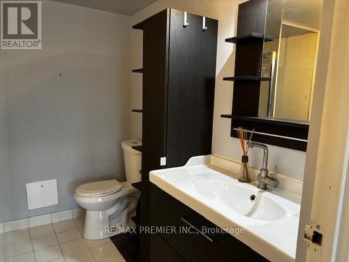 209 - 5785 Yonge Street, Toronto, ON - Indoor Photo Showing Bathroom