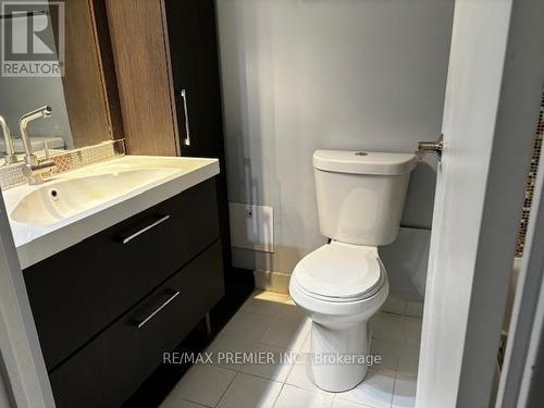 209 - 5785 Yonge Street, Toronto, ON - Indoor Photo Showing Bathroom