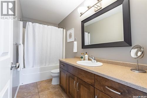 702 Lynd Crescent, Saskatoon, SK - Indoor Photo Showing Bathroom