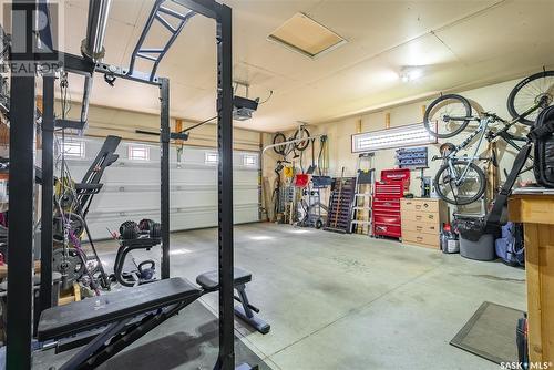 702 Lynd Crescent, Saskatoon, SK - Indoor Photo Showing Garage