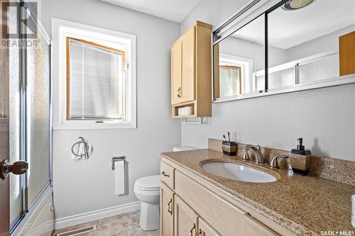 801 Keith Street, Moose Jaw, SK - Indoor Photo Showing Bathroom