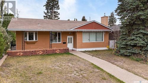 801 Keith Street, Moose Jaw, SK - Outdoor