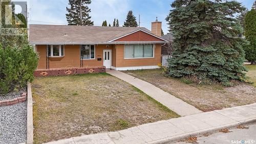 801 Keith Street, Moose Jaw, SK - Outdoor