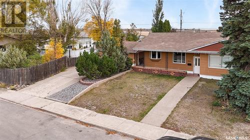 801 Keith Street, Moose Jaw, SK - Outdoor