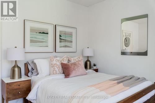 812 Duplex Avenue, Toronto, ON - Indoor Photo Showing Bedroom