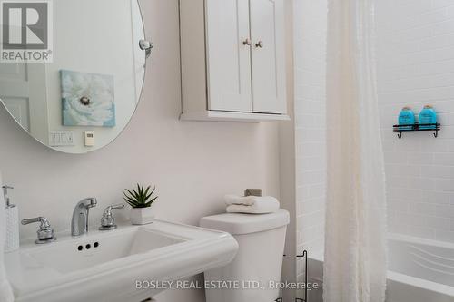 812 Duplex Avenue, Toronto, ON - Indoor Photo Showing Bathroom