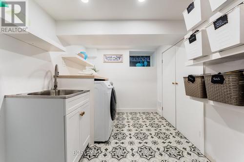 812 Duplex Avenue, Toronto, ON - Indoor Photo Showing Laundry Room