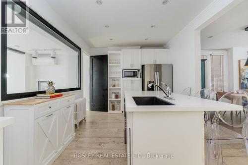 812 Duplex Avenue, Toronto, ON - Indoor Photo Showing Kitchen With Upgraded Kitchen