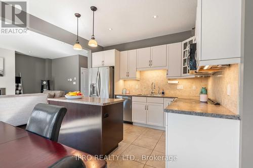 21 Melody Lane, East Luther Grand Valley, ON - Indoor Photo Showing Kitchen With Upgraded Kitchen