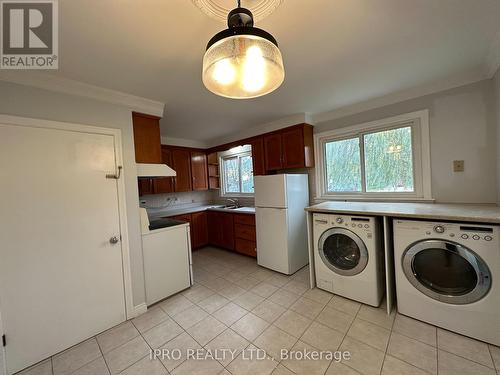 20 Highland Road W, Hamilton, ON - Indoor Photo Showing Laundry Room