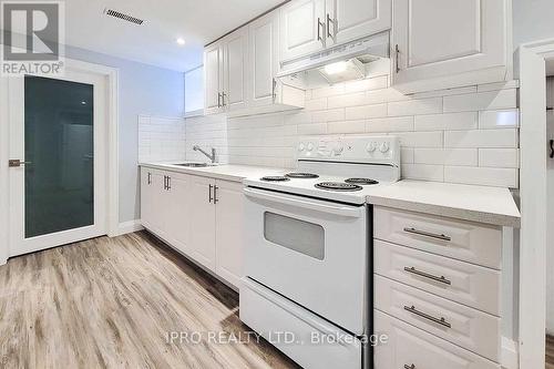 20 Highland Road W, Hamilton, ON - Indoor Photo Showing Kitchen