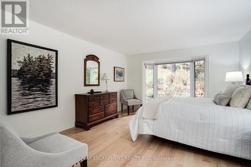 158 Sulphur Springs Road, Hamilton, ON - Indoor Photo Showing Bedroom