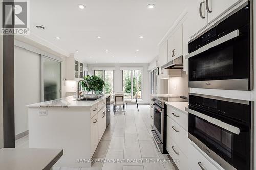 158 Sulphur Springs Road, Hamilton, ON - Indoor Photo Showing Kitchen With Upgraded Kitchen