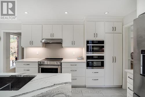 158 Sulphur Springs Road, Hamilton, ON - Indoor Photo Showing Kitchen