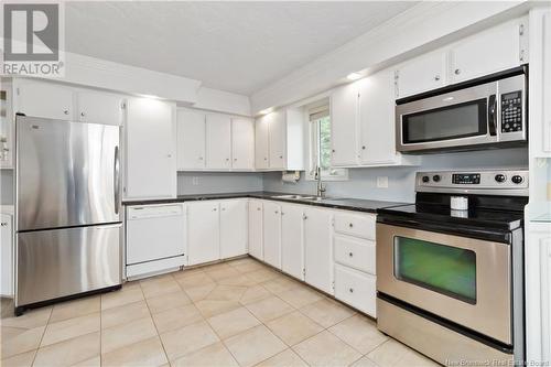 15 Hanbury Crescent, Moncton, NB - Indoor Photo Showing Kitchen With Double Sink