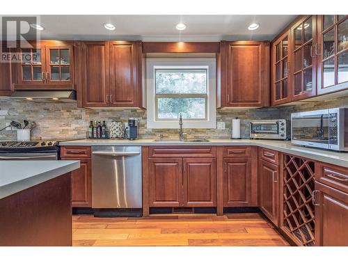 16621 Maki Road, Lake Country, BC - Indoor Photo Showing Kitchen