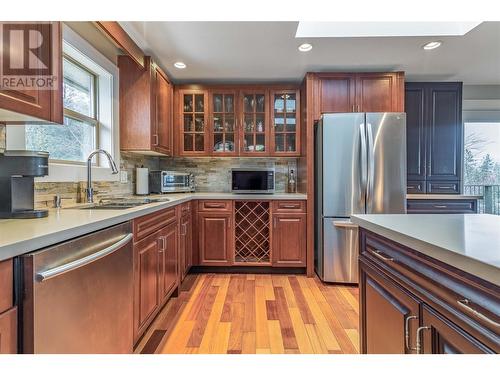 16621 Maki Road, Lake Country, BC - Indoor Photo Showing Kitchen