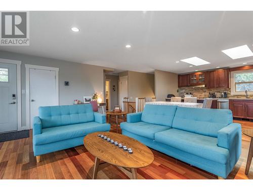 16621 Maki Road, Lake Country, BC - Indoor Photo Showing Living Room