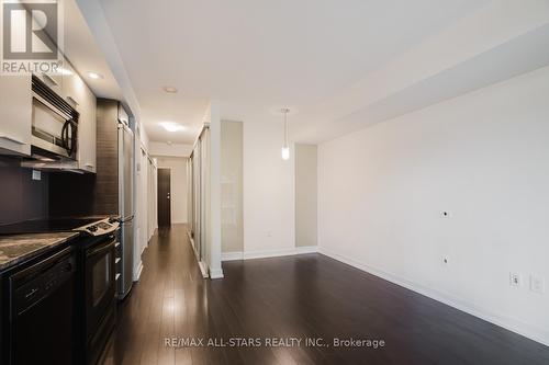 620 - 8 Telegram Mews, Toronto, ON - Indoor Photo Showing Kitchen