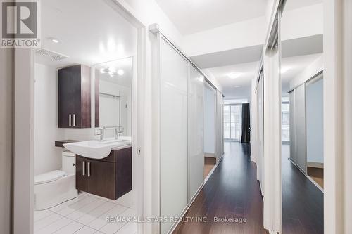 620 - 8 Telegram Mews, Toronto, ON - Indoor Photo Showing Bathroom