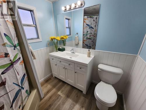 7261 Moose Road, Prince George, BC - Indoor Photo Showing Bathroom