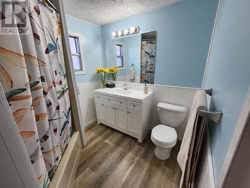 7261 Moose Road, Prince George, BC - Indoor Photo Showing Bathroom