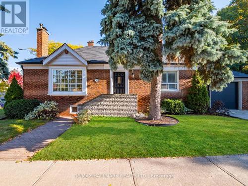 37 Briar Dale Boulevard, Toronto, ON - Outdoor With Facade