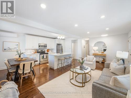 37 Briar Dale Boulevard, Toronto, ON - Indoor Photo Showing Living Room