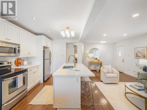 37 Briar Dale Boulevard, Toronto, ON - Indoor Photo Showing Kitchen With Upgraded Kitchen