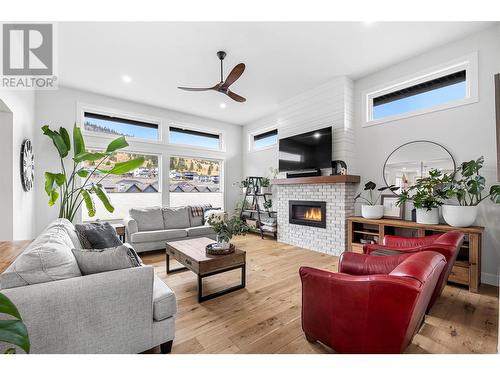 1353 Myra Place, Kamloops, BC - Indoor Photo Showing Living Room With Fireplace