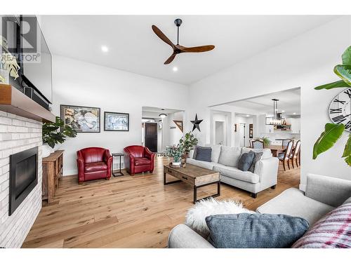 1353 Myra Place, Kamloops, BC - Indoor Photo Showing Living Room With Fireplace