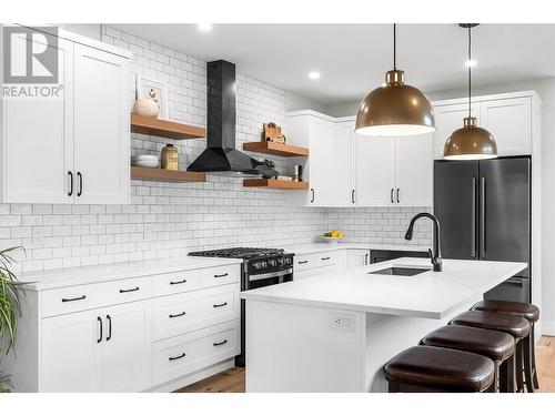 1353 Myra Place, Kamloops, BC - Indoor Photo Showing Kitchen With Upgraded Kitchen