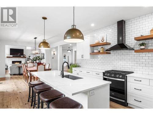 1353 Myra Place, Kamloops, BC - Indoor Photo Showing Kitchen With Upgraded Kitchen