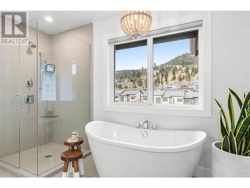 1353 Myra Place, Kamloops, BC - Indoor Photo Showing Bathroom