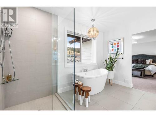 1353 Myra Place, Kamloops, BC - Indoor Photo Showing Bathroom