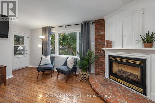 21 Maple Crescent, Kawartha Lakes (Lindsay), ON - Indoor Photo Showing Living Room With Fireplace