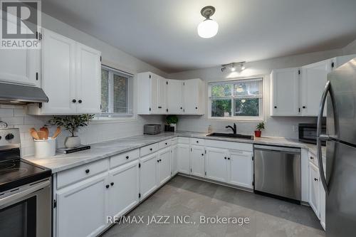 21 Maple Crescent, Kawartha Lakes (Lindsay), ON - Indoor Photo Showing Kitchen