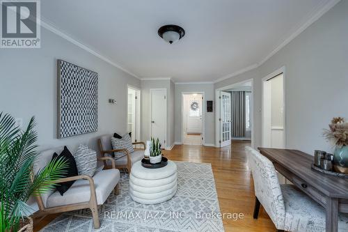 21 Maple Crescent, Kawartha Lakes (Lindsay), ON - Indoor Photo Showing Living Room