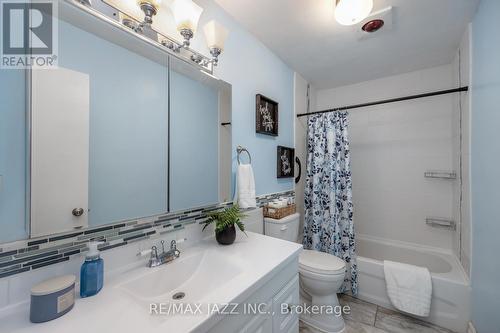 21 Maple Crescent, Kawartha Lakes (Lindsay), ON - Indoor Photo Showing Bathroom