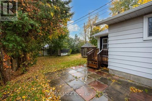 21 Maple Crescent, Kawartha Lakes (Lindsay), ON - Outdoor