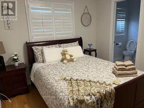 89 William Booth Avenue, Newmarket, ON - Indoor Photo Showing Bedroom