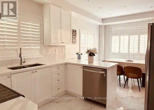 89 William Booth Avenue, Newmarket, ON - Indoor Photo Showing Kitchen With Double Sink