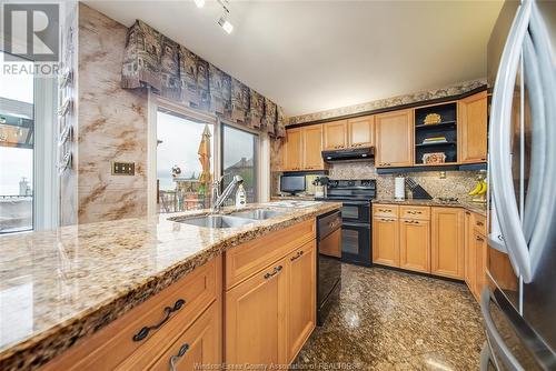 122 Cove Drive, Tecumseh, ON - Indoor Photo Showing Kitchen With Double Sink